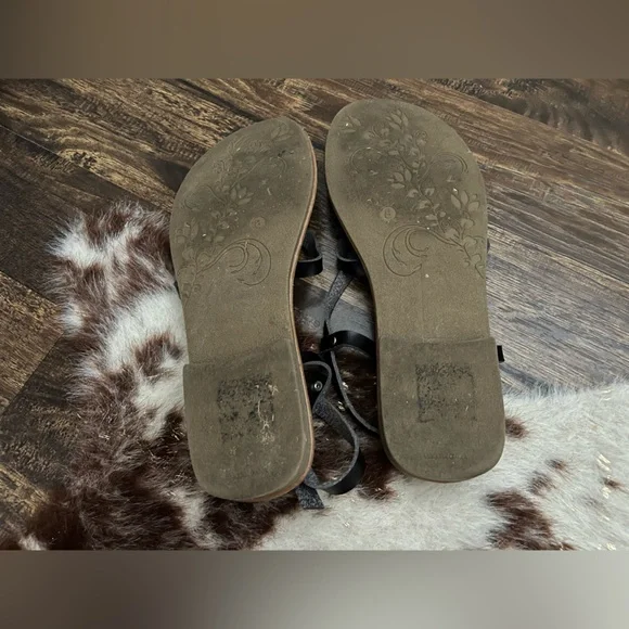 Sandals - Picture 5 of 5